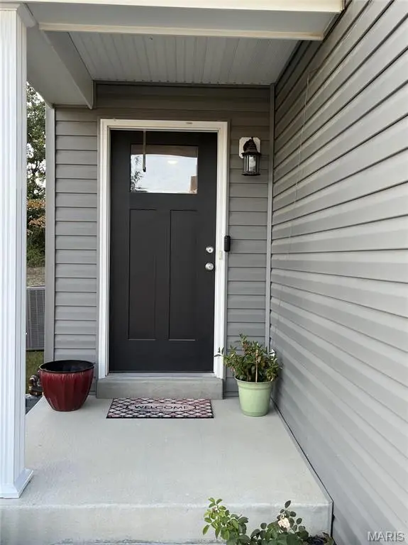 157 Day Lily LN, Wentzville, MO 63385