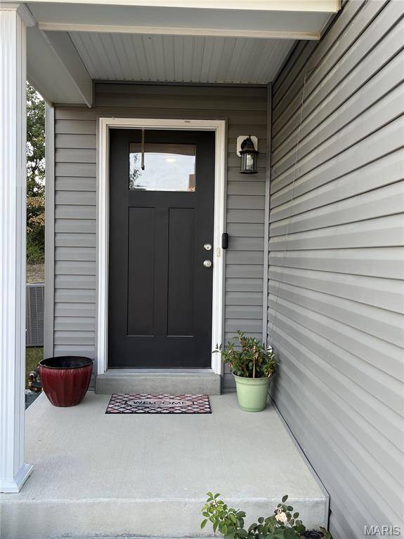 157 Day Lily LN, Wentzville, MO 63385