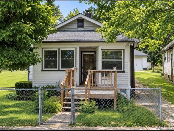 2139 Market AVE, East St Louis, IL 62207