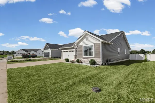 789 Topaz CT, Mascoutah, IL 62258