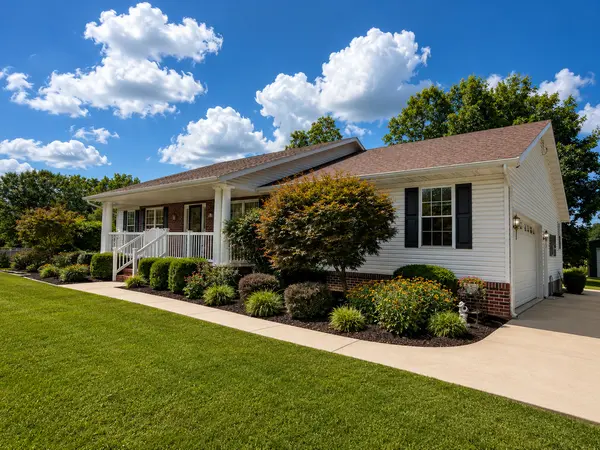 7507 Krutsinger RD, Kinmundy, IL 62854