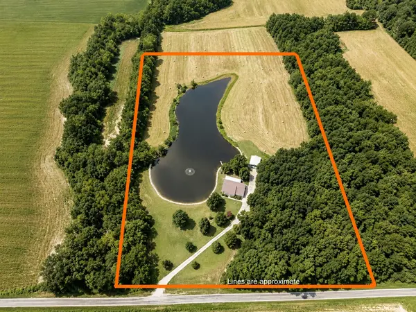 7507 Krutsinger RD, Kinmundy, IL 62854