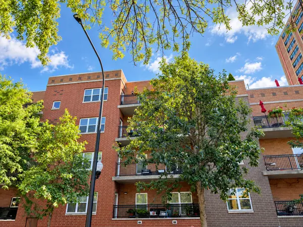 4311 N SHERIDAN RD #205, Chicago, IL 60613