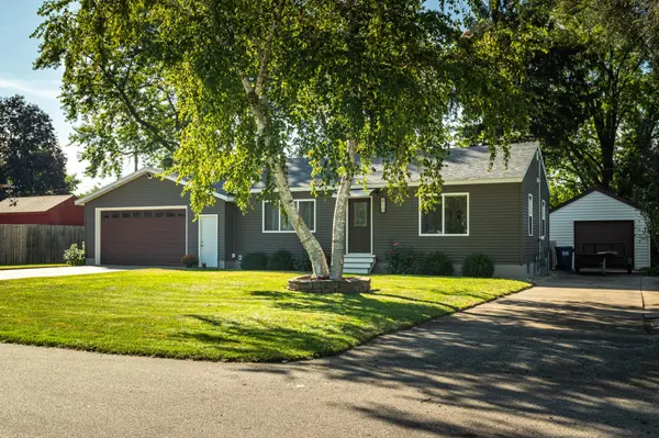 810 Hanson RD, La Crosse, WI 54603