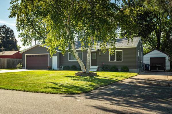 810 Hanson RD, La Crosse, WI 54603