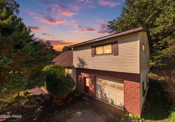 111 Prospect ST, Waymart, PA 18472