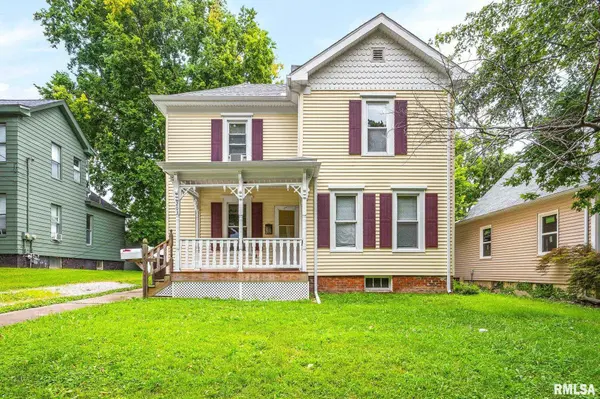 203 S ELM ST, Washington, IL 61571