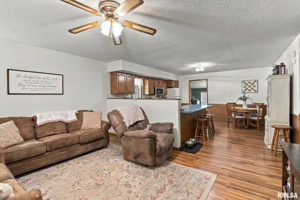 10872 Simpkins LN, Marion, IL 62959