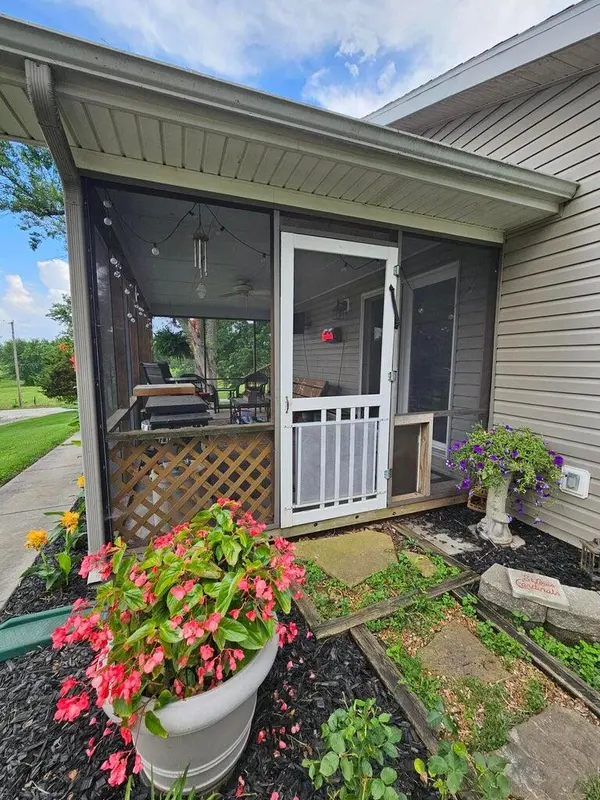 1157 E Dade 186, Ash Grove, MO 65604