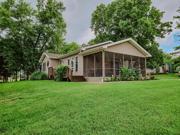 1157 E Dade 186, Ash Grove, MO 65604