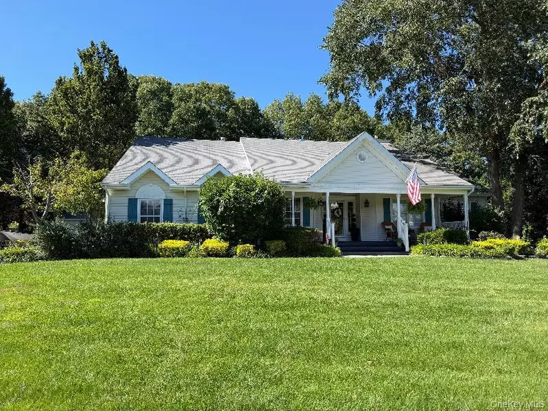 34 Varsity BLVD, East Setauket, NY 11733