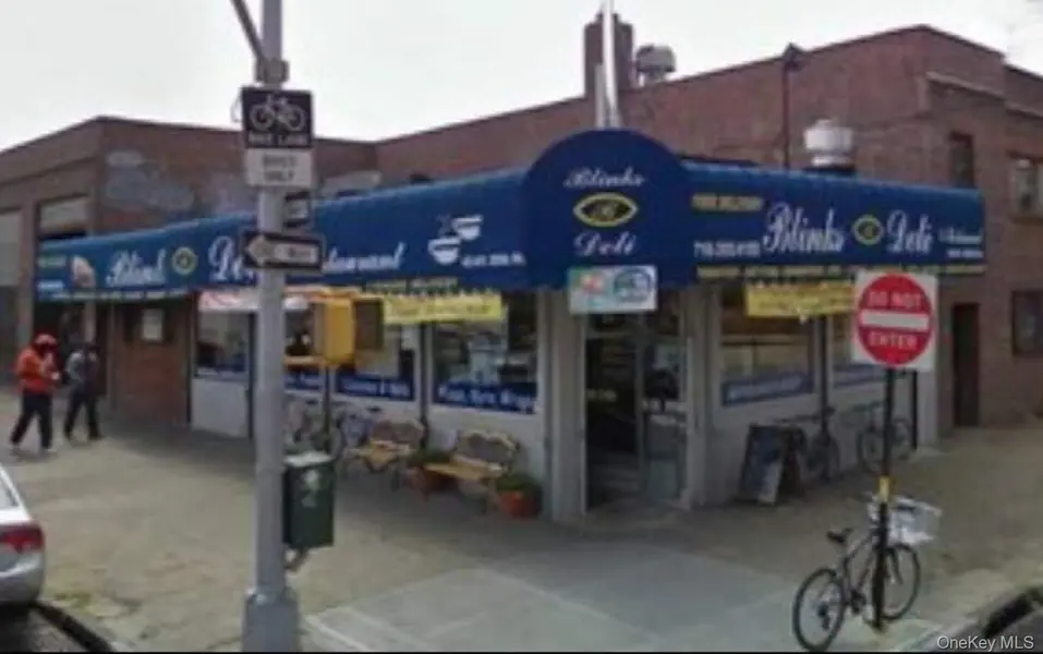 3504 43 AVE, Long Island City, NY 11101