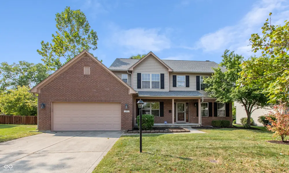 10517 Greenway DR, Fishers, IN 46037
