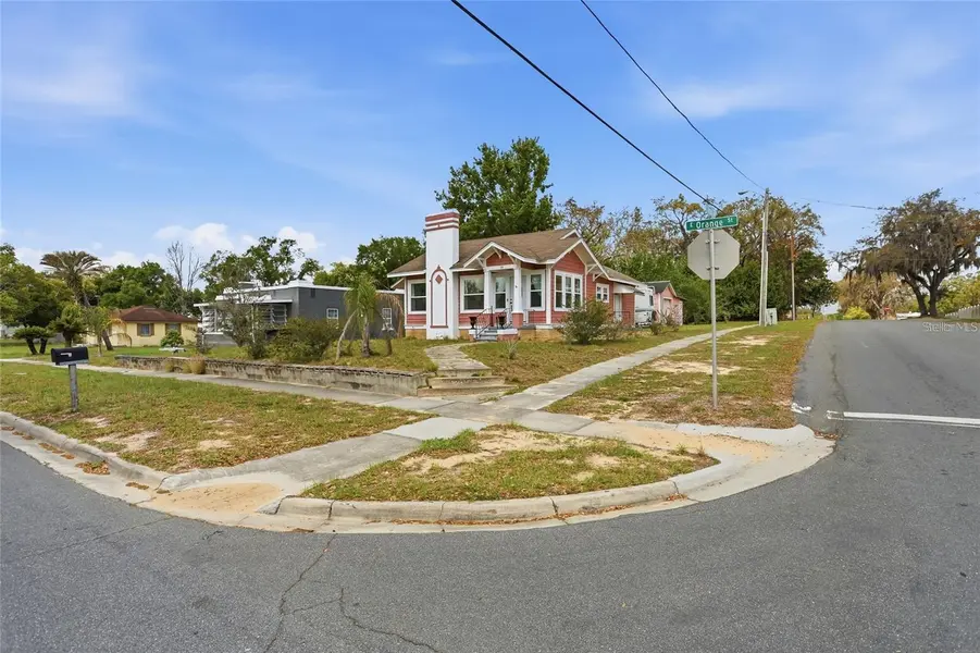 18 E ORANGE ST, Davenport, FL 33837