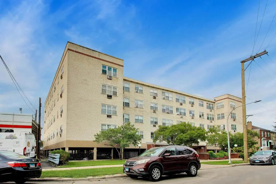 6040 N TROY ST #401, Chicago, IL 60659