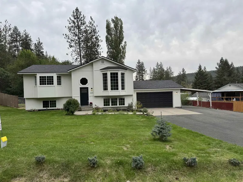 204 Lemon Ln, Nine Mile Falls, WA 99026