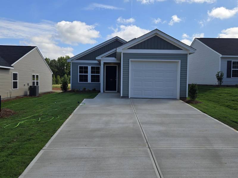 194 Cloverfield LN, Spartanburg, SC 29303