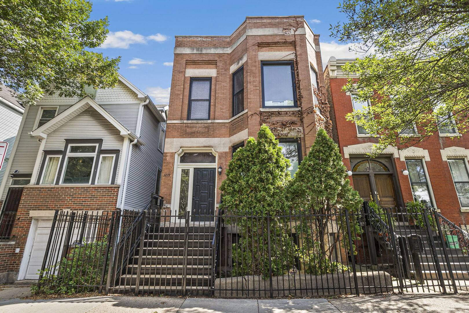 1219 N Damen AVE, Chicago, IL 60622