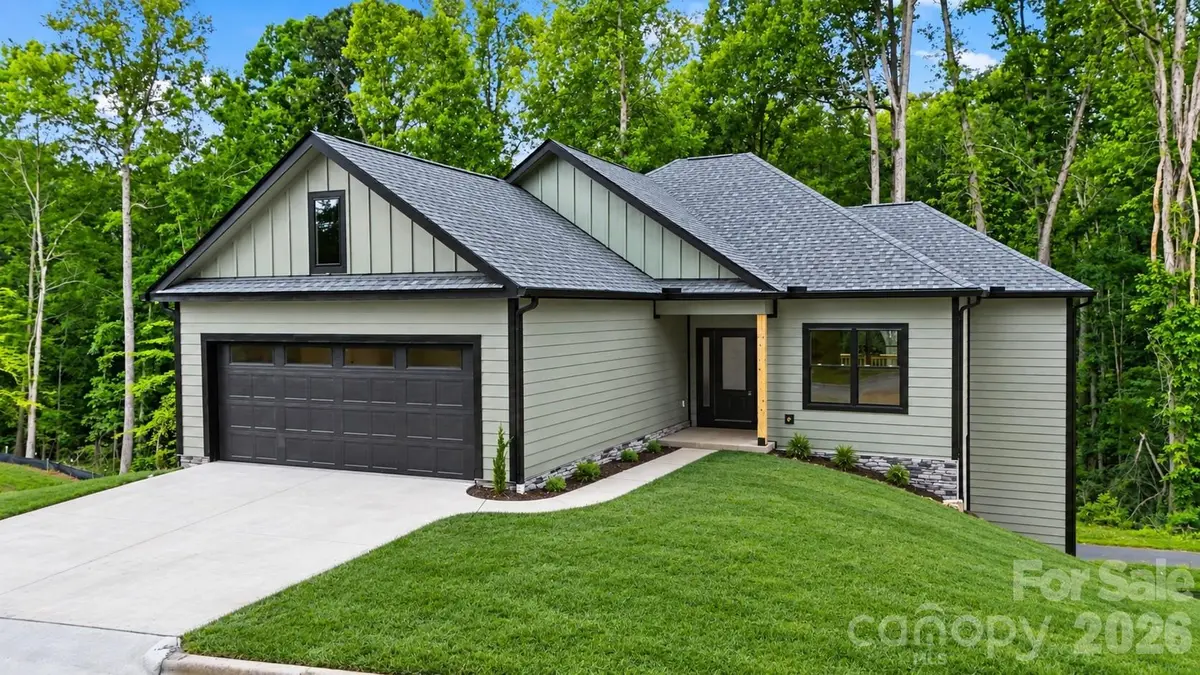 414 Scarlett Oak CT NE, Lenoir, NC 28645