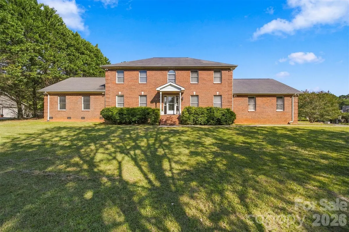 4131 Wandering LN NE, Hickory, NC 28601