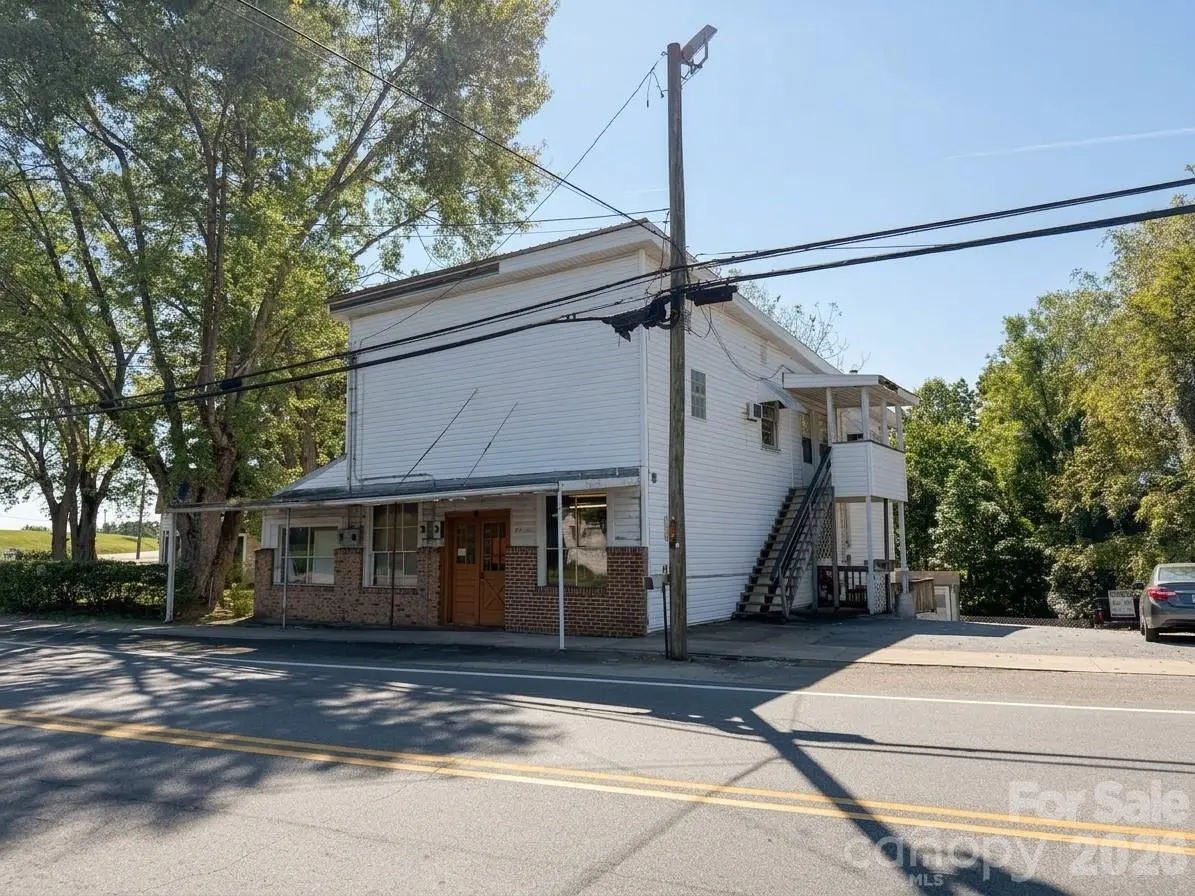 67 Falls AVE, Granite Falls, NC 28630