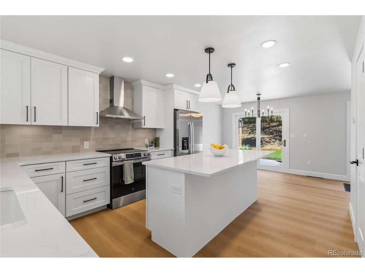 6512 S Steele, Centennial, CO 80121