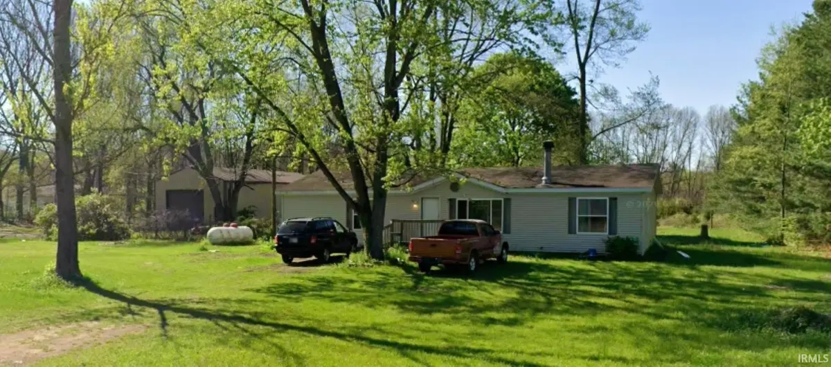 11185 E Division RD, Knox, IN 46534-9606
