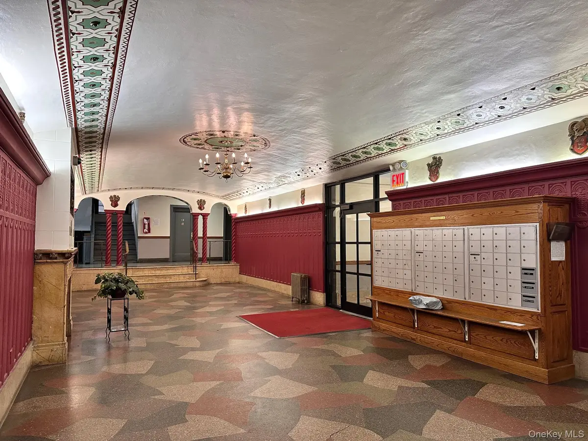 37-20 81st ST #4E, Jackson Heights, NY 11372