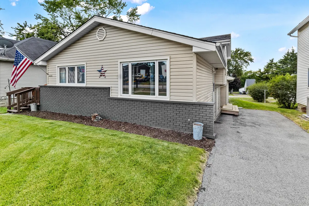 406 Dixie HWY, Beecher, IL 60401