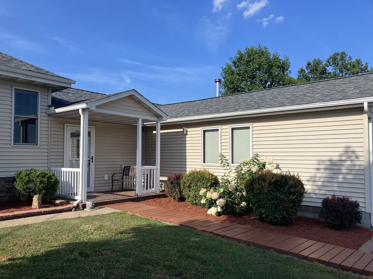 12268 Saraville RD, Marion, IL 62959