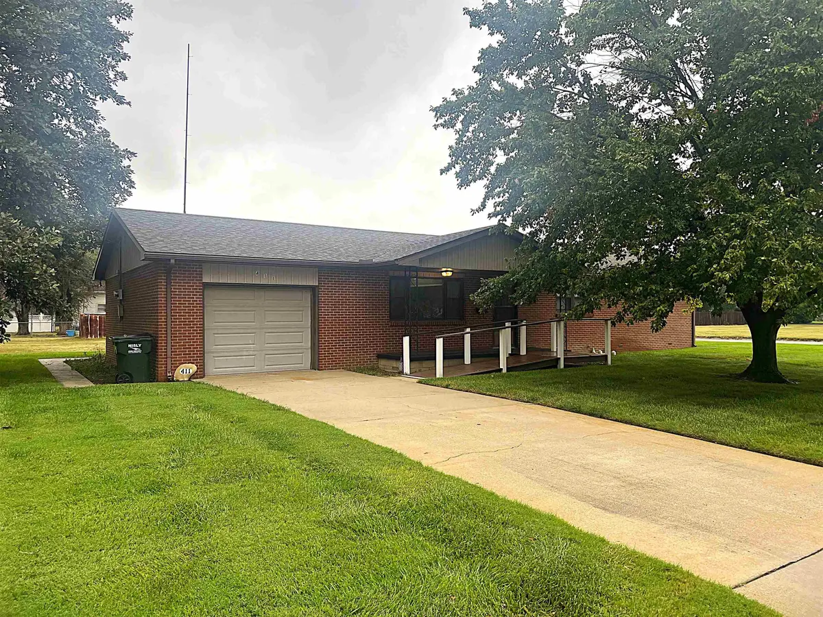 411 E 2nd, St John, KS 67676