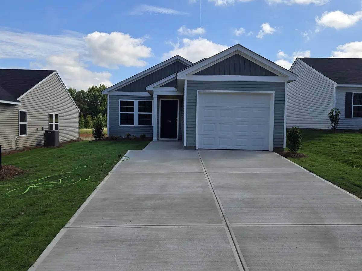 194 Cloverfield LN, Spartanburg, SC 29303