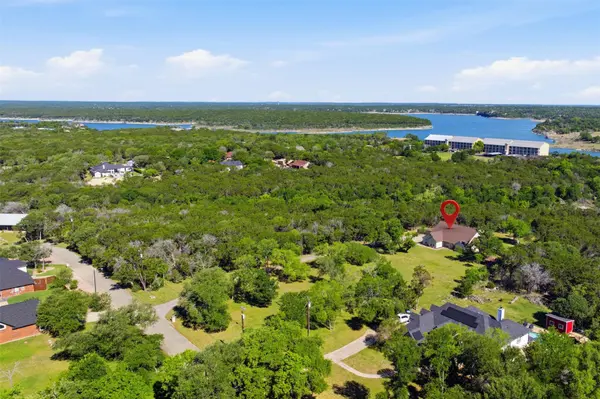 71 Wrangler DR, Morgans Point Resort, TX 76513