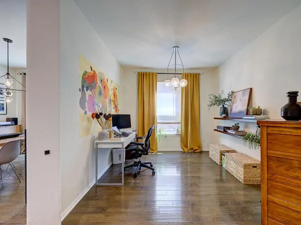 302 Danish DR #13, Hutto, TX 78634