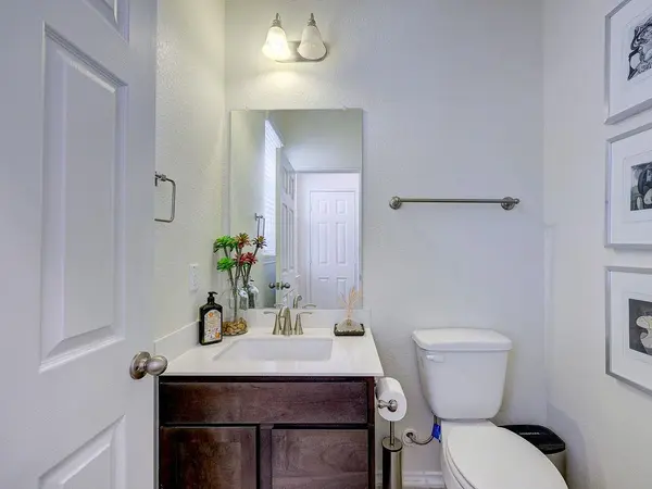 302 Danish DR #13, Hutto, TX 78634