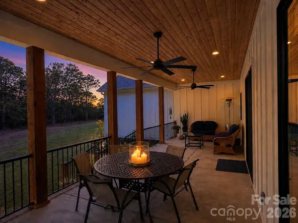 137 Channel CT, New London, NC 28127