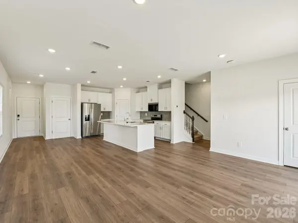 8300 Hidden Springs TRL, Charlotte, NC 28216