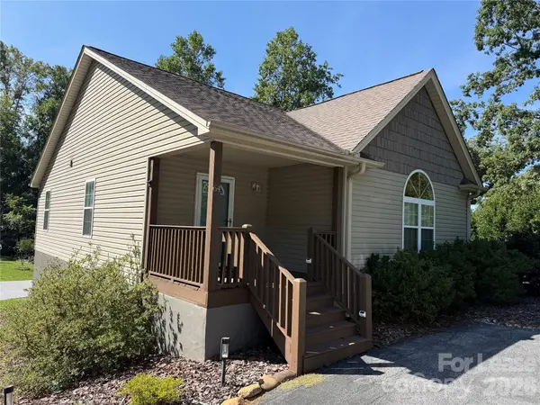 64 Springside RD, Asheville, NC 28803