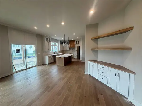 15291 W 161st TER, Olathe, KS 66062