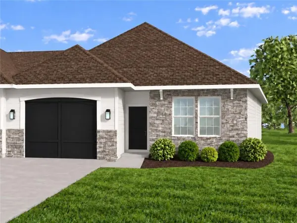 1904 Shellbark ST, Raymore, MO 64083