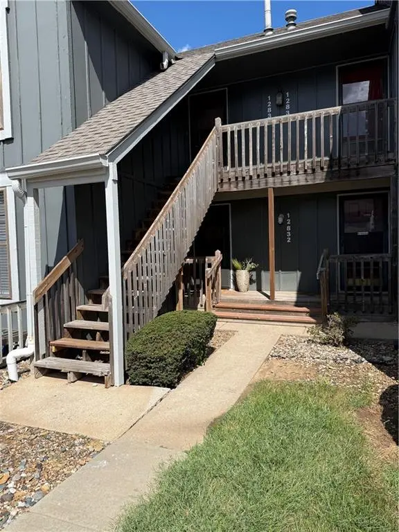 12836 110 TER, Overland Park, KS 66210
