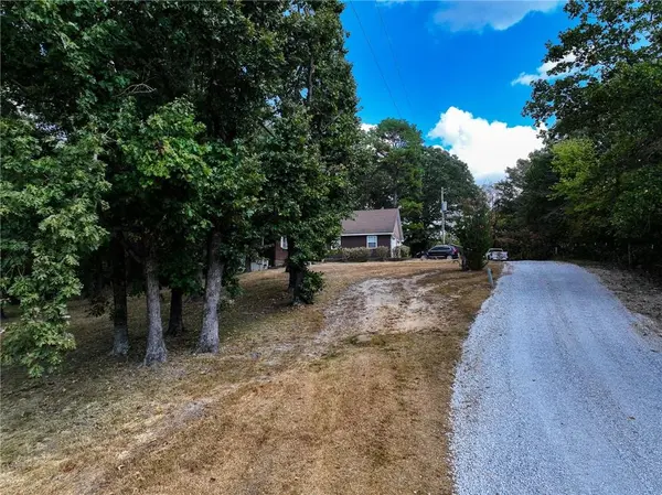 3889 S 143rd RD, Bolivar, MO 65613