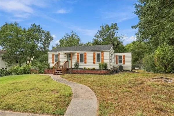 5224 England ST, Merriam, KS 66203