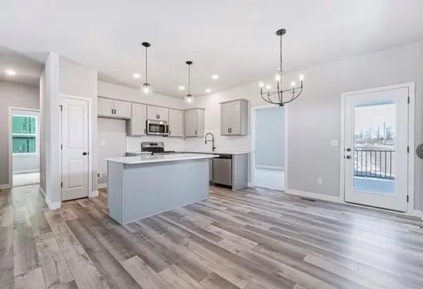 27016 E Dogwood LN, Lee's Summit, MO 64086