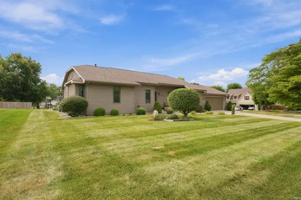 202 Colonial DR, Warsaw, IN 46582-1941