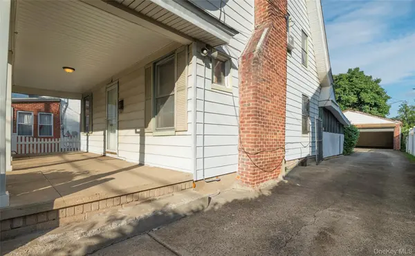 10515 220TH ST, Queens Village, NY 11429