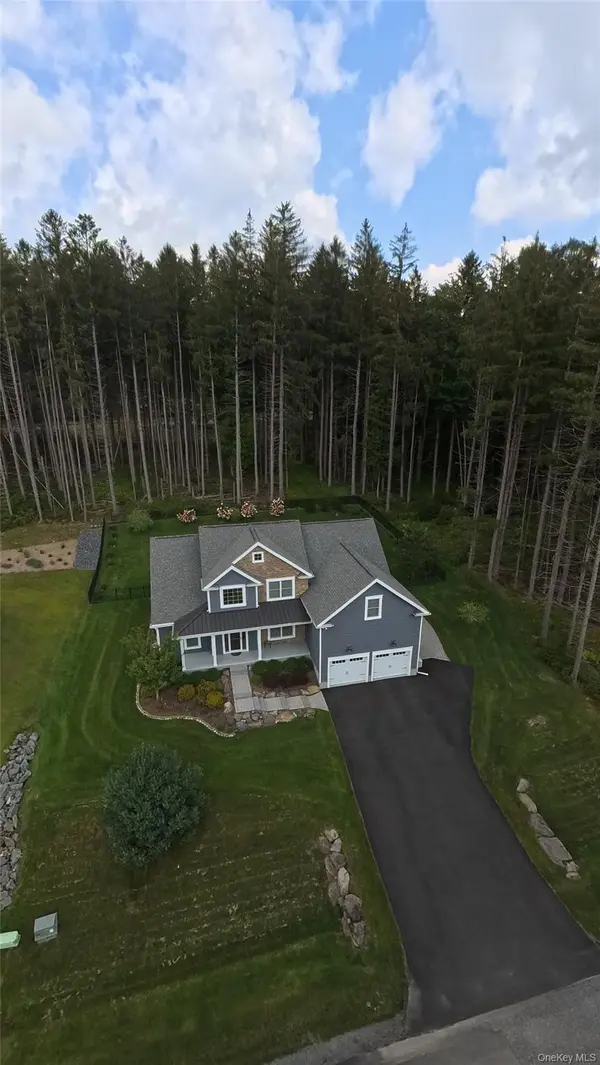 142 lexington LN, Call Listing Agent, PA 18610