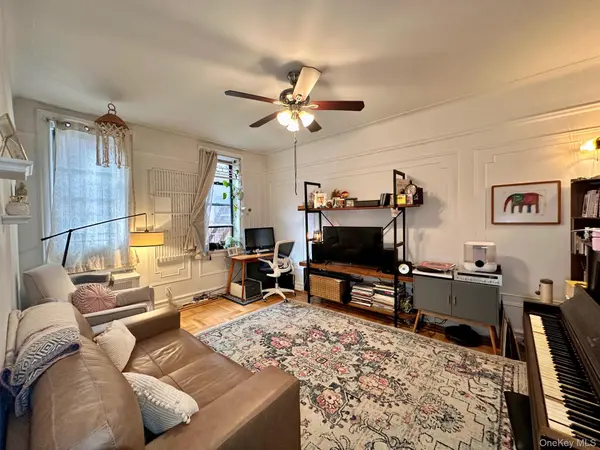 37-20 81st ST #4E, Jackson Heights, NY 11372