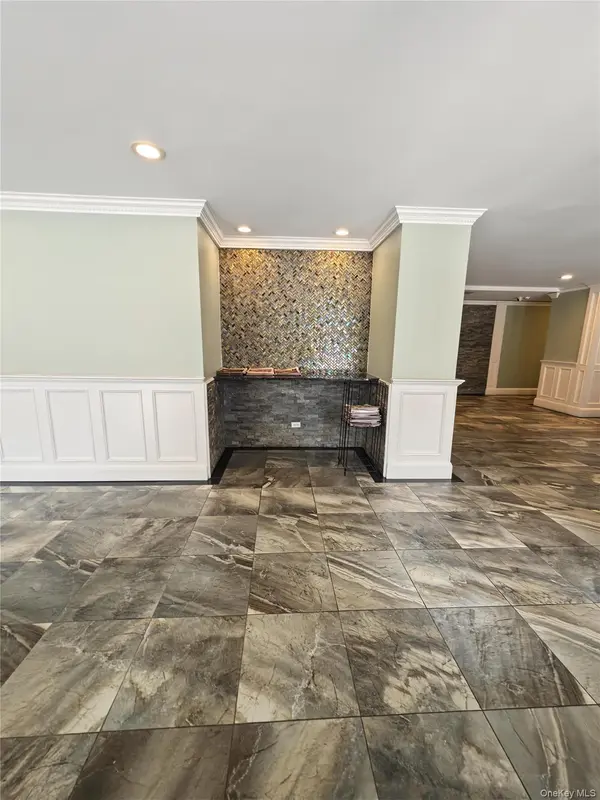 85 10 151st Ave #5G, Howard Beach, NY 11414
