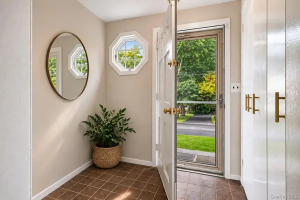 9 Verne PL, Hartsdale, NY 10530